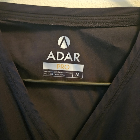 Black Adar scrub top - Picture 3 of 3